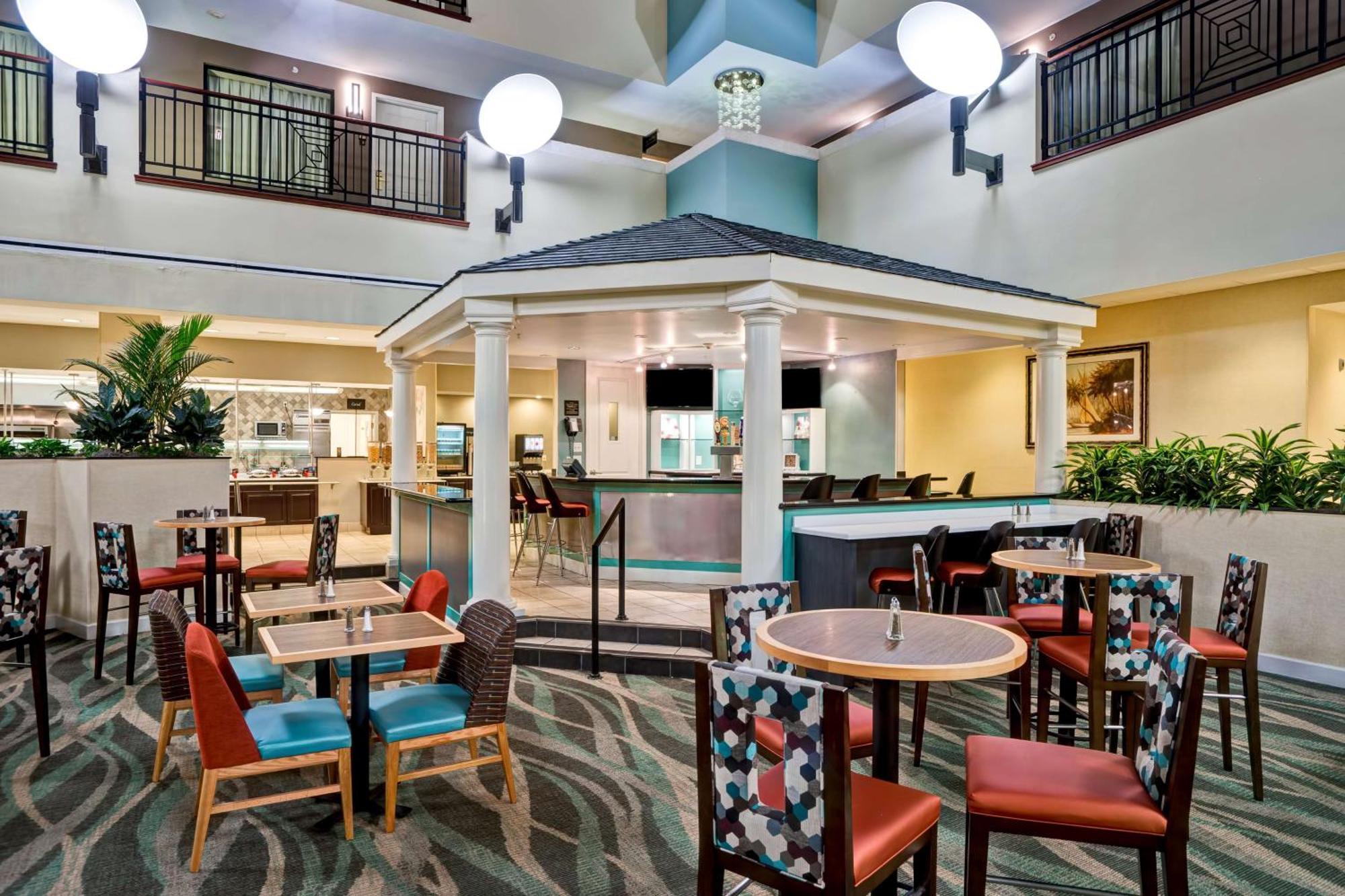 Embassy Suites Fort Myers - Estero Exteriér fotografie