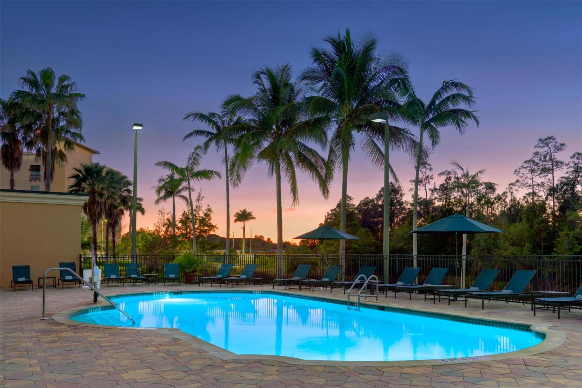 Embassy Suites Fort Myers - Estero Exteriér fotografie