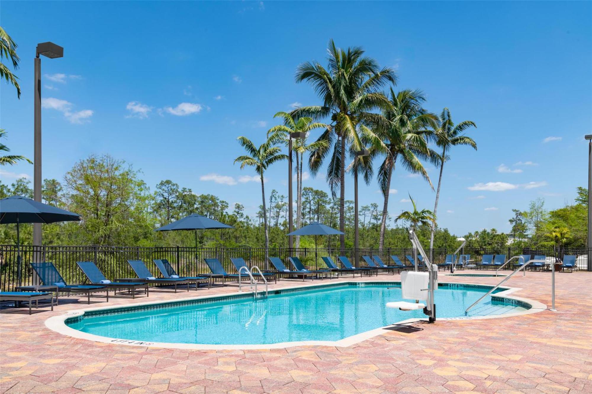 Embassy Suites Fort Myers - Estero Exteriér fotografie